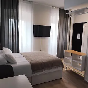 Apartment Agostini - With Self Check-in - Paid Parking Inside, Rijeka